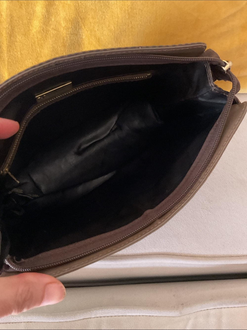 Valentino Brown UNISEX CLUTCH  EUC - Picture 8 of 9